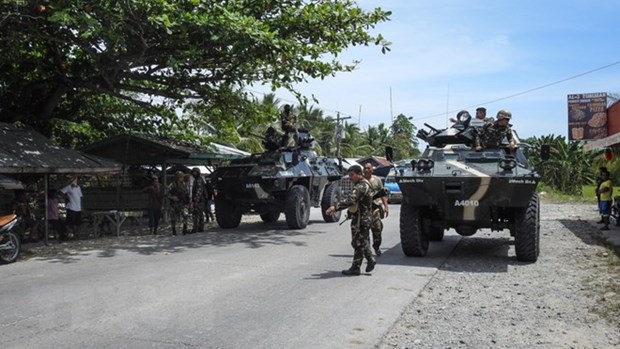 Philippines retakes southern town from pro-IS militants hinh anh 1