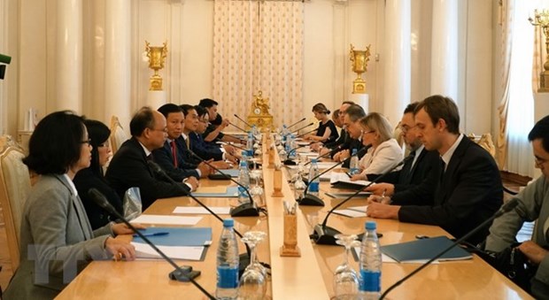Vietnam, Russia hold 10th strategic dialogue hinh anh 1