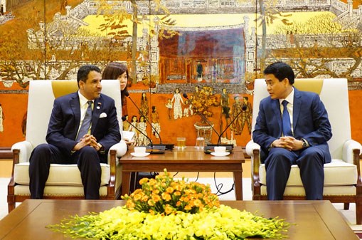Hanoi, UAE look to bolster bilateral ties hinh anh 1