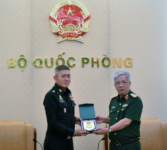 Vietnam treasures defence partnership with Thailand hinh anh 1