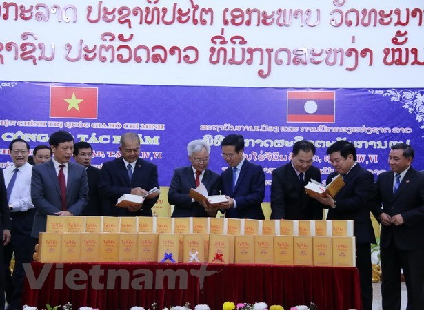 More volumes of Ho Chi Minh complete works translated into Lao hinh anh 1