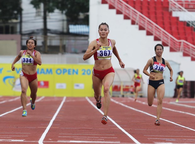 Vietnamese athletes shine at Int’l Track & Field – Vietnam Open 2018 hinh anh 1