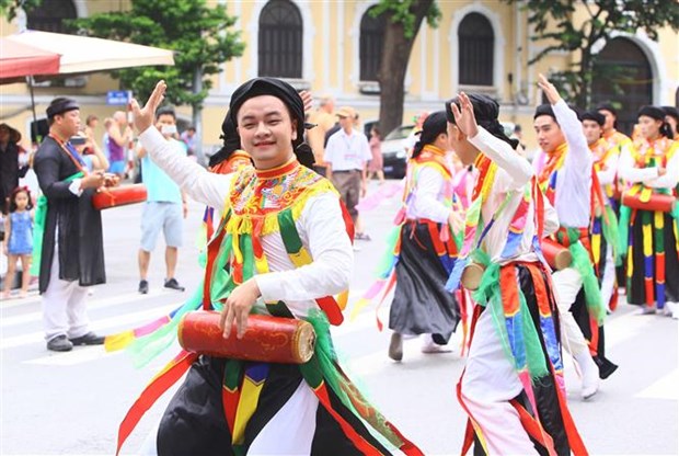 Street festival celebrates 10 years of Hanoi’s boundary adjustment hinh anh 1