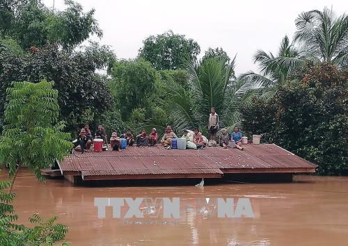 Vietnam continues aid to victims of Lao dam collapse hinh anh 1