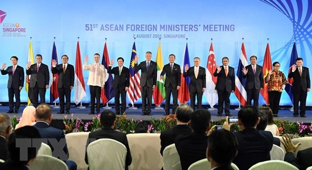 51st ASEAN Foreign Ministers Meeting opens in Singapore hinh anh 1