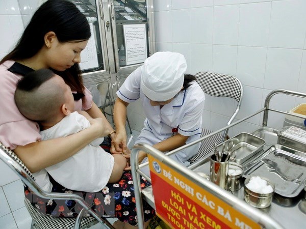 Instalment payment vaccine packages launched hinh anh 1