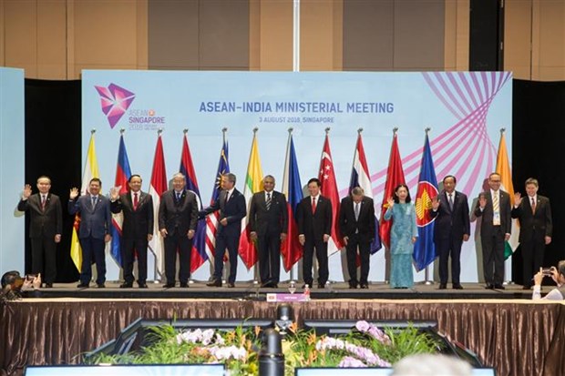 Vietnam co-chairs ASEAN-India foreign ministers’ meeting in Singapore hinh anh 1
