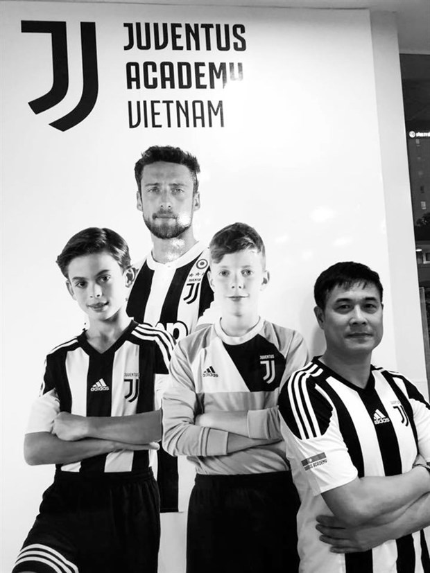 Juventus opens training academy in Vietnam hinh anh 1