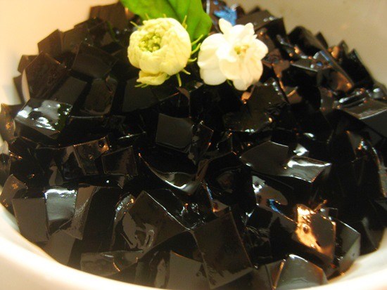 Cao Bang Grass Jelly: A summertime treat hinh anh 2