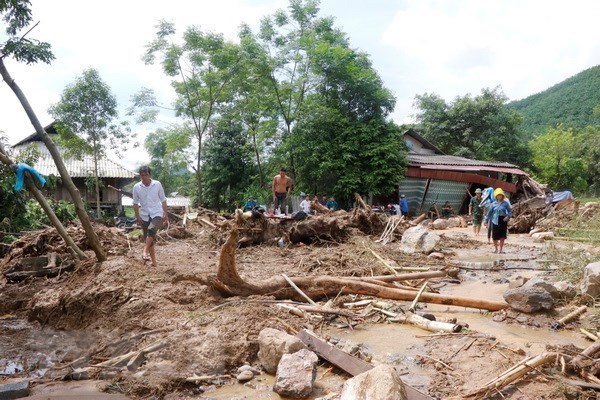 People nationwide turn hearts to floods victims hinh anh 1