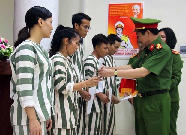 Hanoi releases 34 prisoners ahead of schedule hinh anh 1