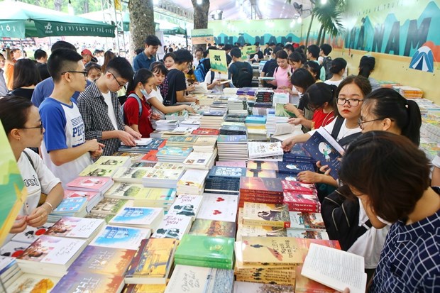 Autumn Book Festival opens in Hanoi hinh anh 1