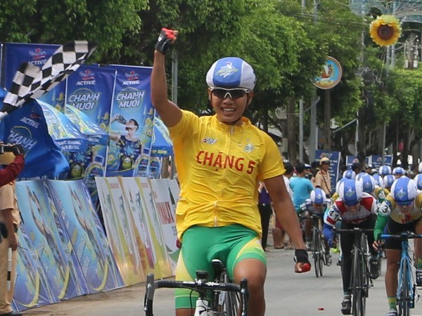 ASIAD 2018: Vietnamese wushu artist wins bronze, cyclist unsuccessful hinh anh 1