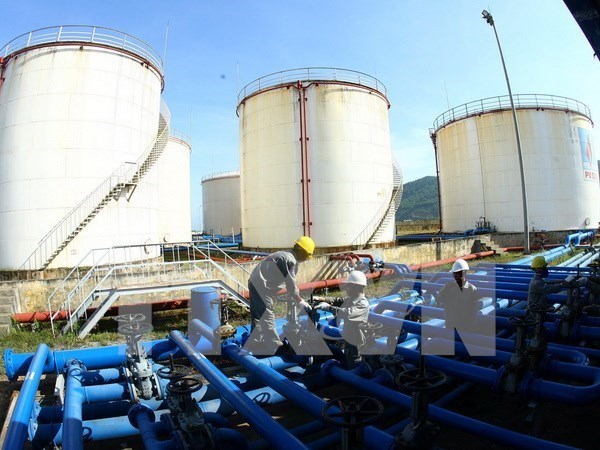Vietnam’s imported petroleum up 26.4 percent in eight months hinh anh 1