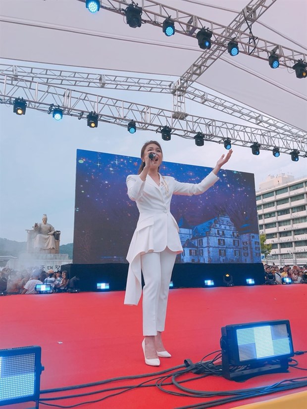 Pop star My Tam to perform in RoK hinh anh 1