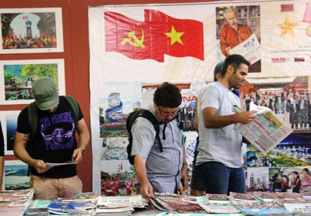 Nhan dan newspaper joins press festival in Portugal hinh anh 1