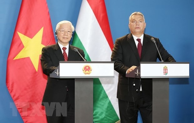 Vietnam, Hungary joint statement on comprehensive partnership establishment hinh anh 1