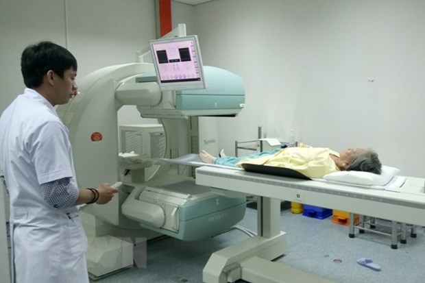 Vietnam, France bolster cooperation in cancer treatment hinh anh 1