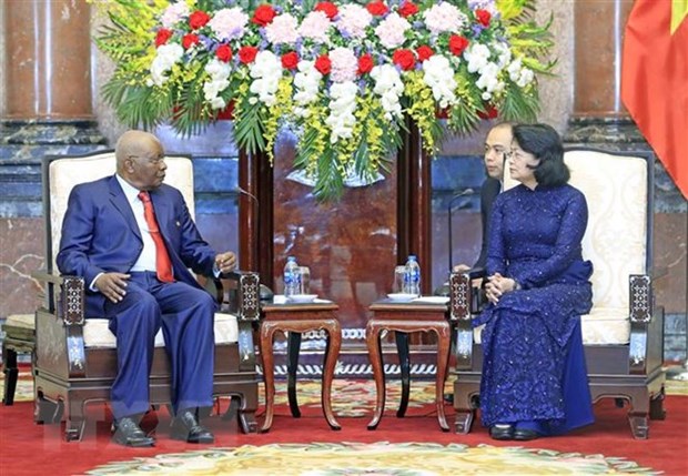 Acting President greets former Mozambican President hinh anh 1