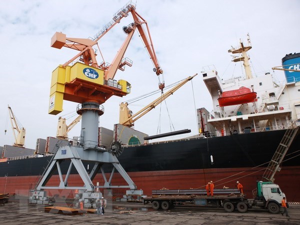 Cargo through seaports surges hinh anh 1