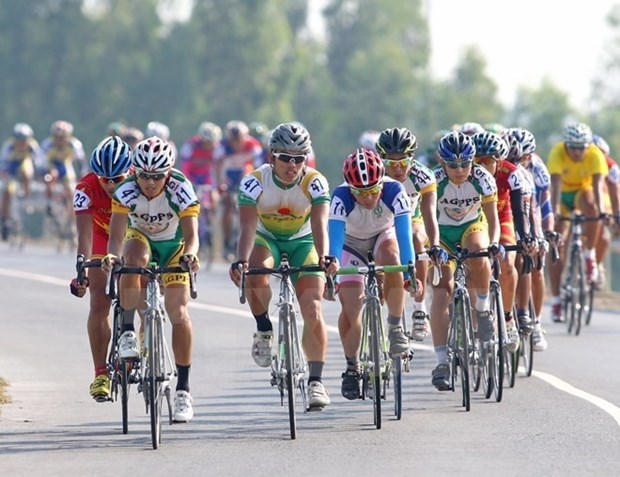 Cyclists to pedal through three countries hinh anh 1