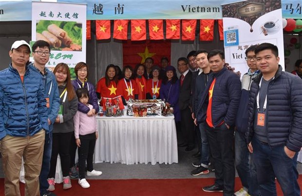 Vietnam attends int’l charity fair in China hinh anh 1