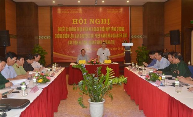 Joint efforts made to combat cross-border smuggling hinh anh 1