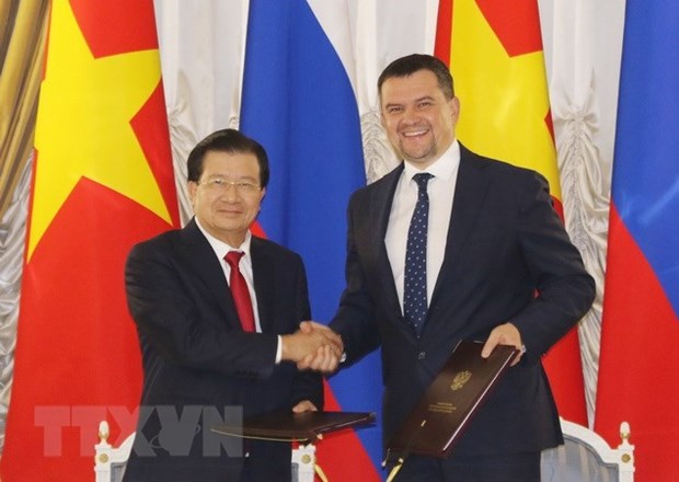 Vietnam, Russia seek measures to forge bilateral ties hinh anh 1