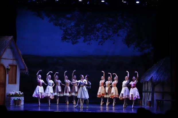 Classical ballet Giselle to be restaged at HCM City Opera House hinh anh 1