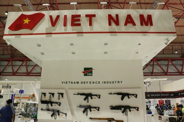 Vietnam attends defence expo, forum in Indonesia hinh anh 1