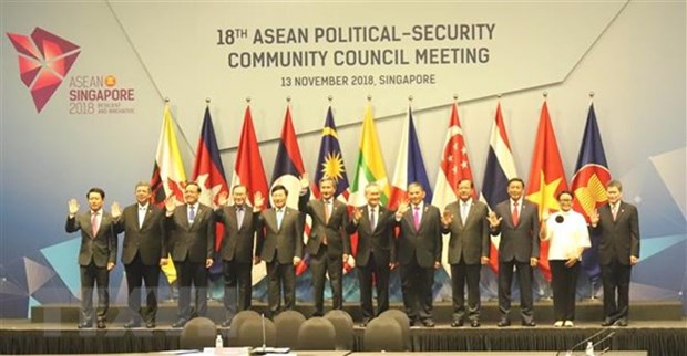 ASEAN enhances solidarity to deal with security challenges hinh anh 1