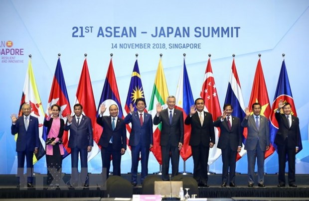 PM highlights ASEAN commitments to strengthen ties with Japan hinh anh 1