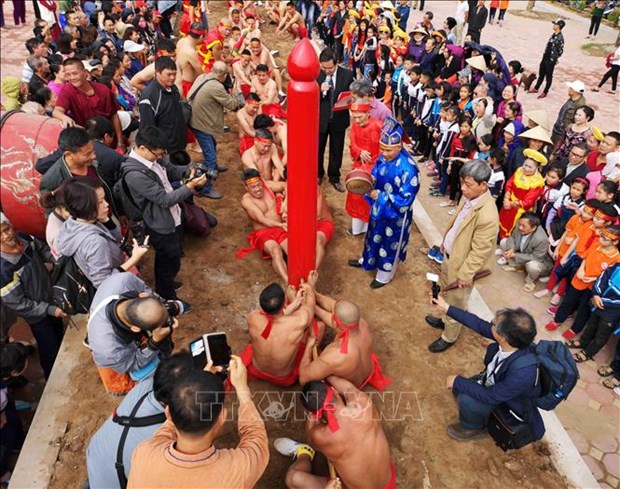 Vietnamese, RoK tugging rituals, games performed in Hanoi hinh anh 1