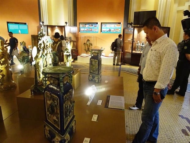 History museum opens exhibition on 15th century antiques hinh anh 1