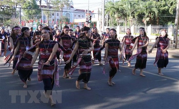 Tay Nguyen Gong Culture Festival closes hinh anh 1
