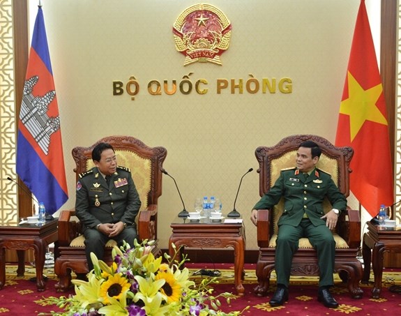 Deputy Defence Minister receives Cambodian guest hinh anh 1