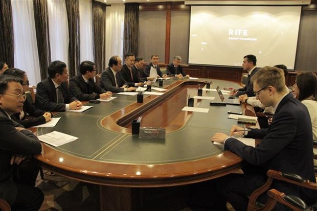 Vietnam, Russia step up cooperation in e-government building hinh anh 1