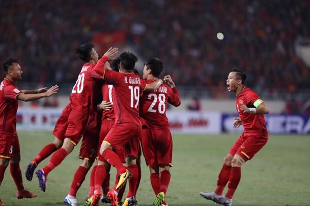 Vietnam win AFF Suzuki Cup trophy hinh anh 3