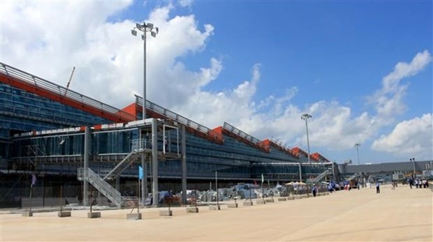 Quang Ninh prioritises advertising air routes to Van Don airport hinh anh 1
