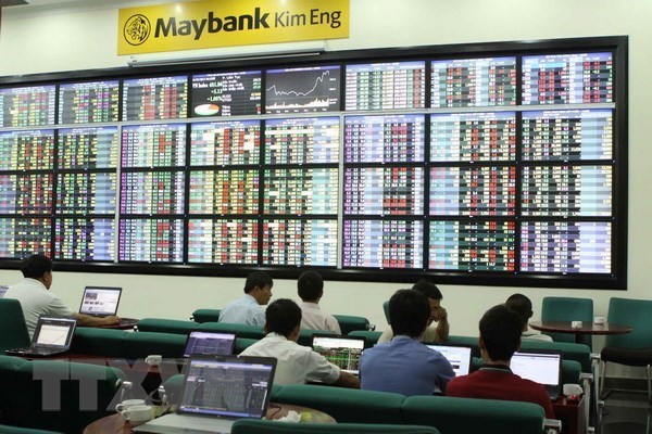 Stock market enters 2019 with high expectations hinh anh 1