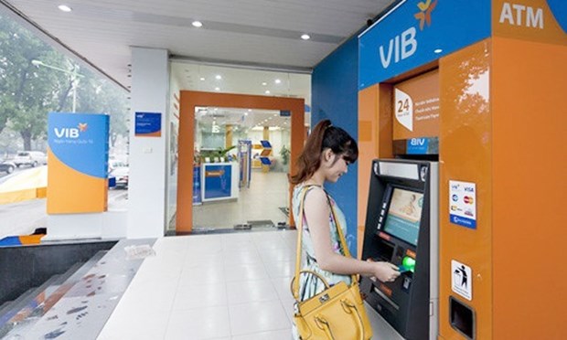 Banks asked to warn customers about money theft from ATMs hinh anh 1