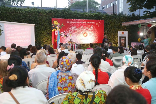 Embassy hosts Tet event for Vietnamese community in Argentina hinh anh 1