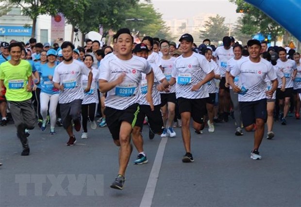 HCM City Marathon 2019 draws over 9,000 runners hinh anh 1