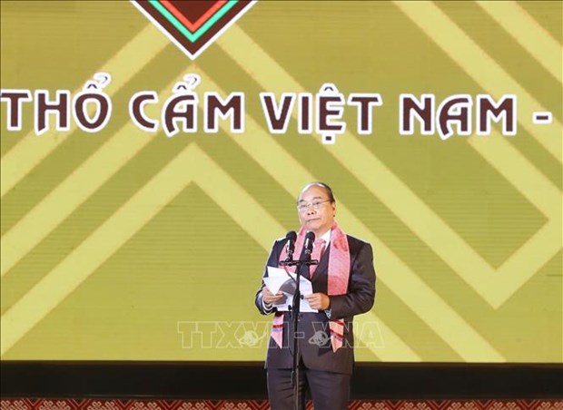 Vietnam’s brocade products need to be promoted, positioned: PM hinh anh 1