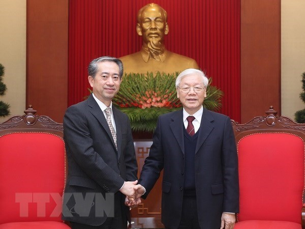 Vietnamese Party, State leader welcomes Chinese ambassador hinh anh 1