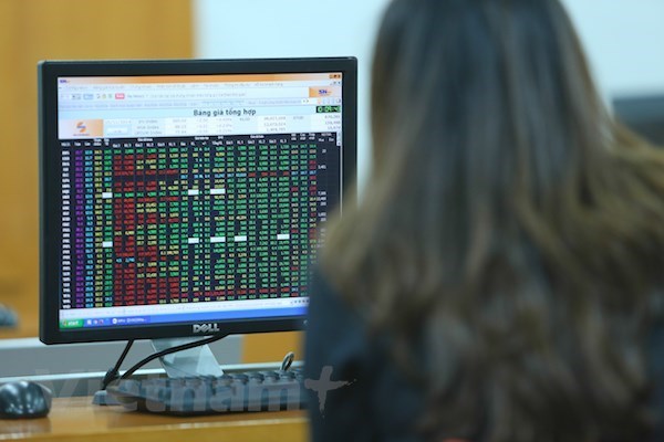 VN-Index grows 0.36 percent on week’s first trading day hinh anh 1