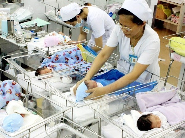 Hanoi works to reduce gender imbalance at birth hinh anh 1