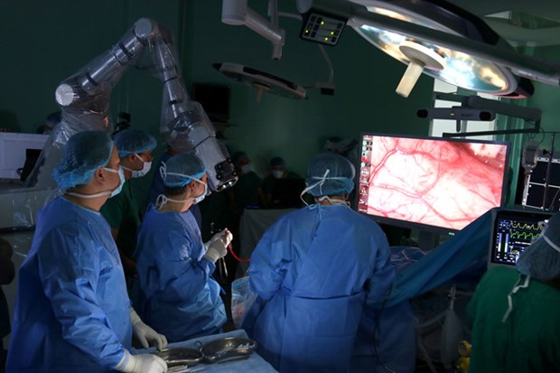 First robotically assisted cranial nerve surgery in Vietnam hinh anh 1