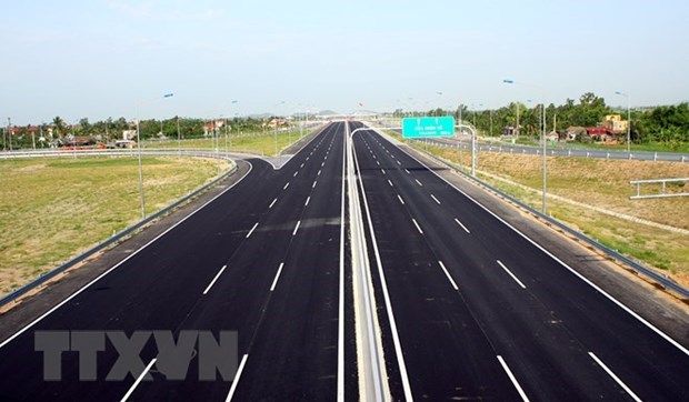 PM directs hastening Trung Luong-My Thuan highway construction hinh anh 1
