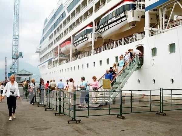 Thua Thien-Hue: 40 cruisers to anchor in Chan May Port in 2019 hinh anh 1